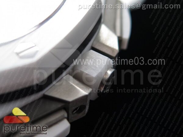 Royal Oak Offshore 44mm Updated White Ceramic - Image 11