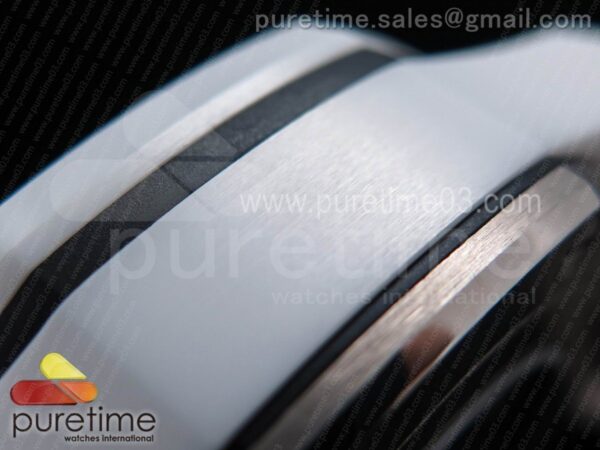 Royal Oak Offshore 44mm Updated White Ceramic - Image 15