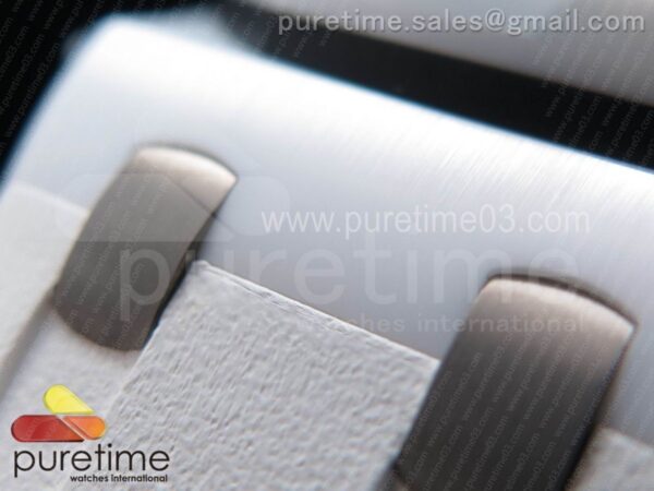 Royal Oak Offshore 44mm Updated White Ceramic - Image 17