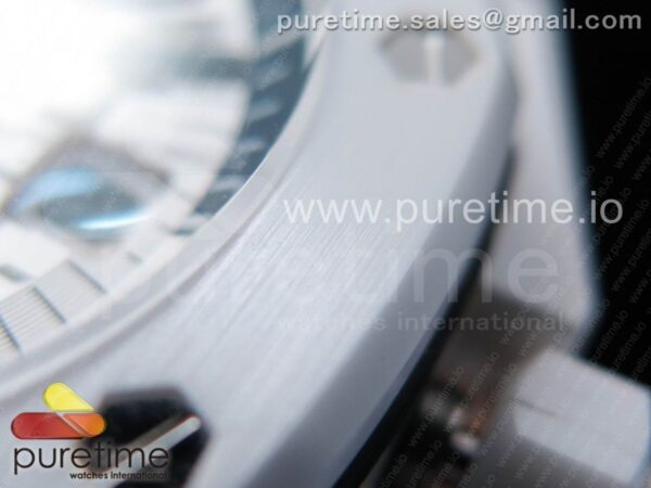 Royal Oak Offshore Diver Solid White Ceramic - Image 7