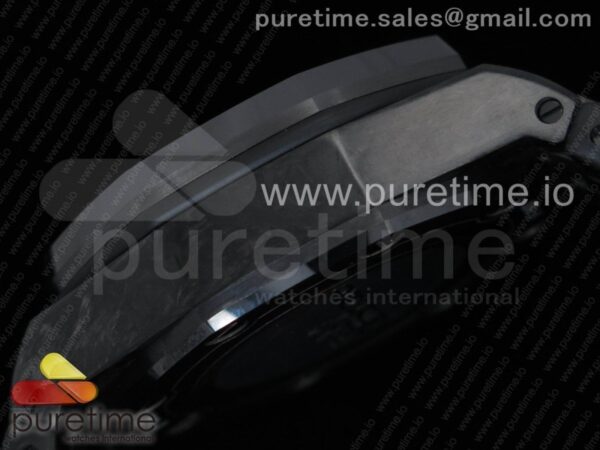 Royal Oak Offshore Bumble Bee Forged Carbon - Image 13