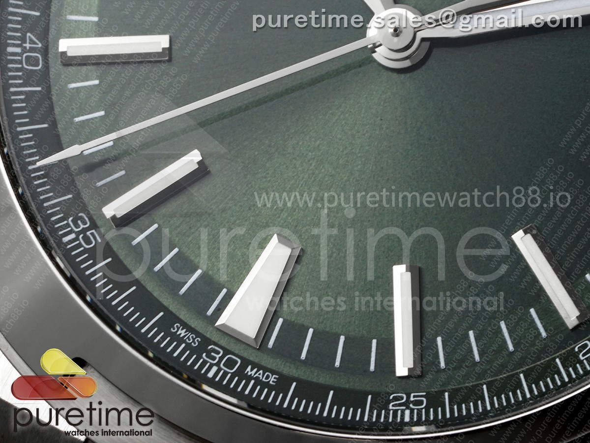Overseas 4500V SS 8F Green Dial on SS Bracelet A5100