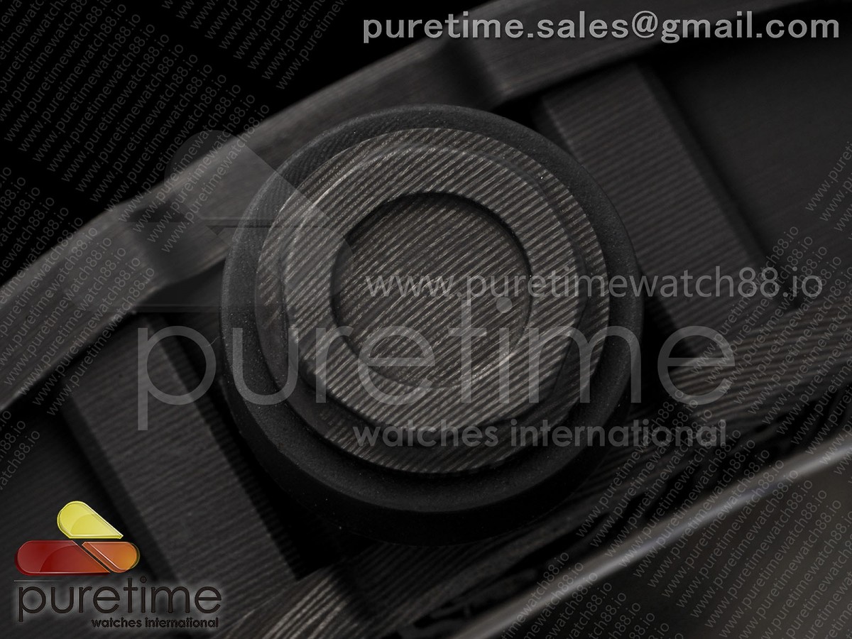 RM055 NTPT RMF RG Bezel Black Crown on Black Rubber Strap RMUL2
