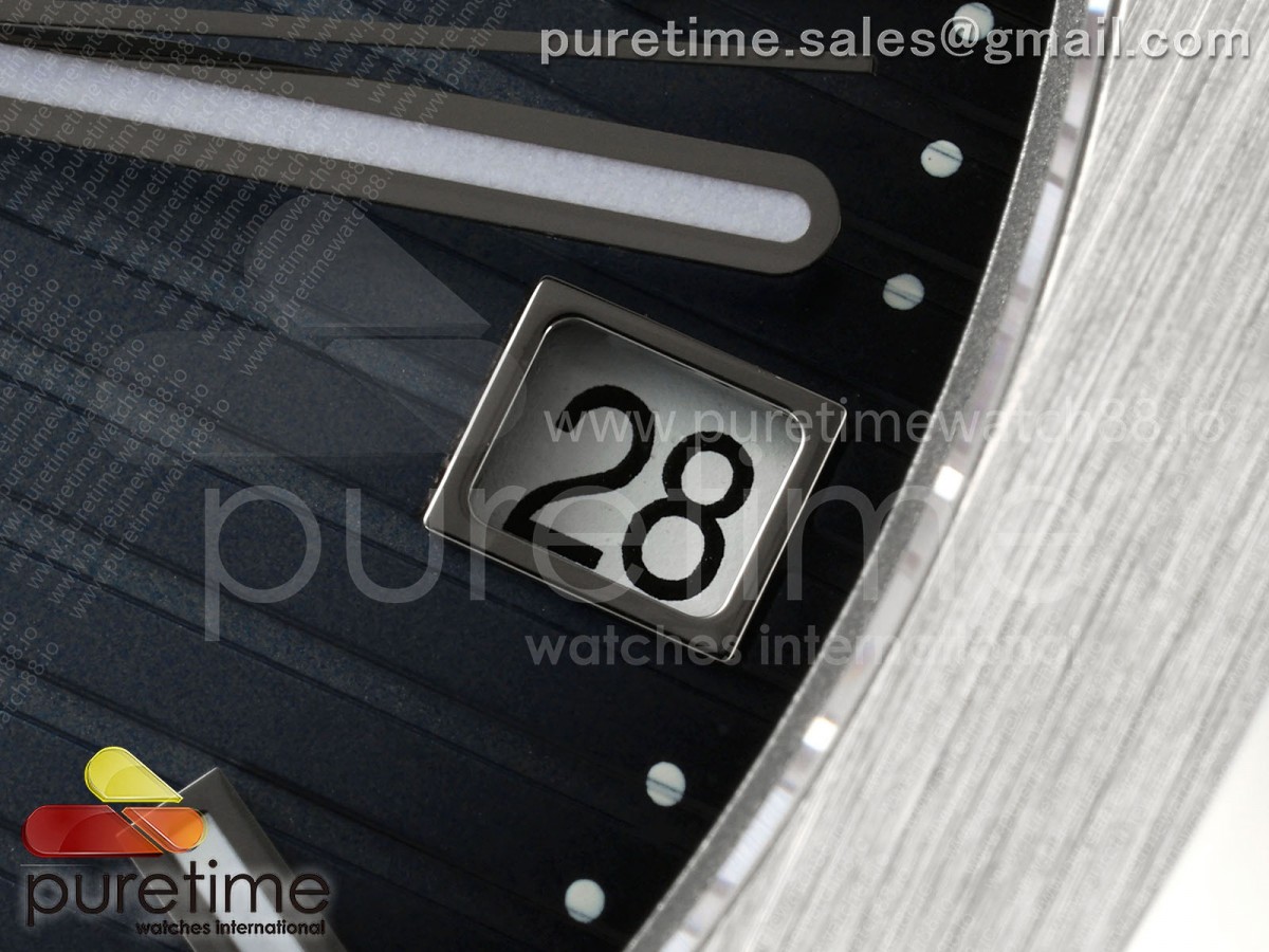 Nautilus 5811 3KF Blue Textured Dial on SS Bracelet A330 V2
