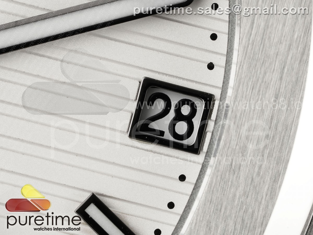 Nautilus 5711 DF White Dial on SS Bracelet SA324